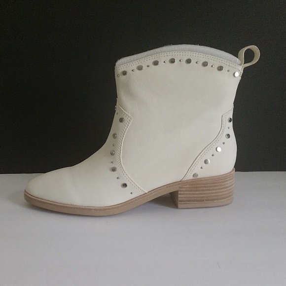 Dolce Vita Shoes - New Western Style Dolce Vita Booties